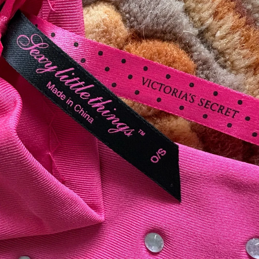 Victoria’s Secret  Hot Pink Embellished Long Women's Gloves - Picture 3 of 5